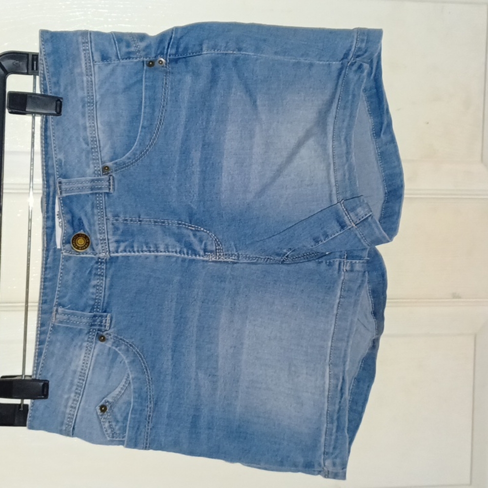 Royalty to me shorts